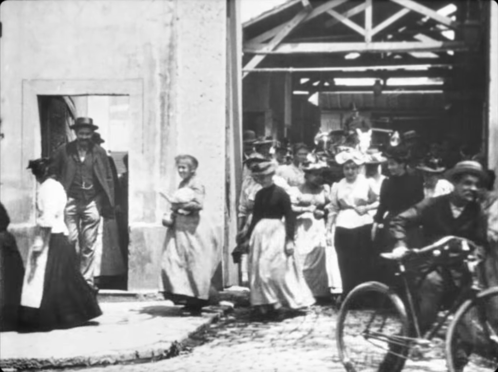 Workers Leaving the Lumière Factory [1]. 1895.